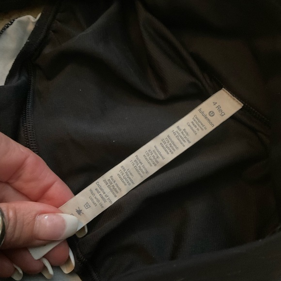 Lululemon Speed Shorts City Lights size 4 - Picture 4 of 5